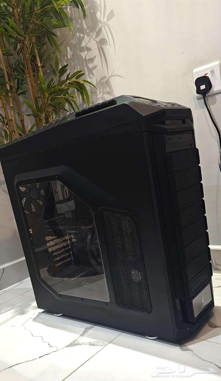 شاشة وكمبيوتر مكتبي (PC) رائع للألعاب والبرامج64141542848387111