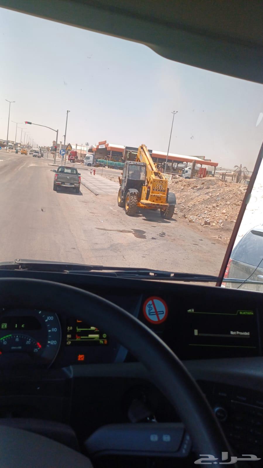 للبيع رافعه شوكيه بوم 17متر64370986840706110