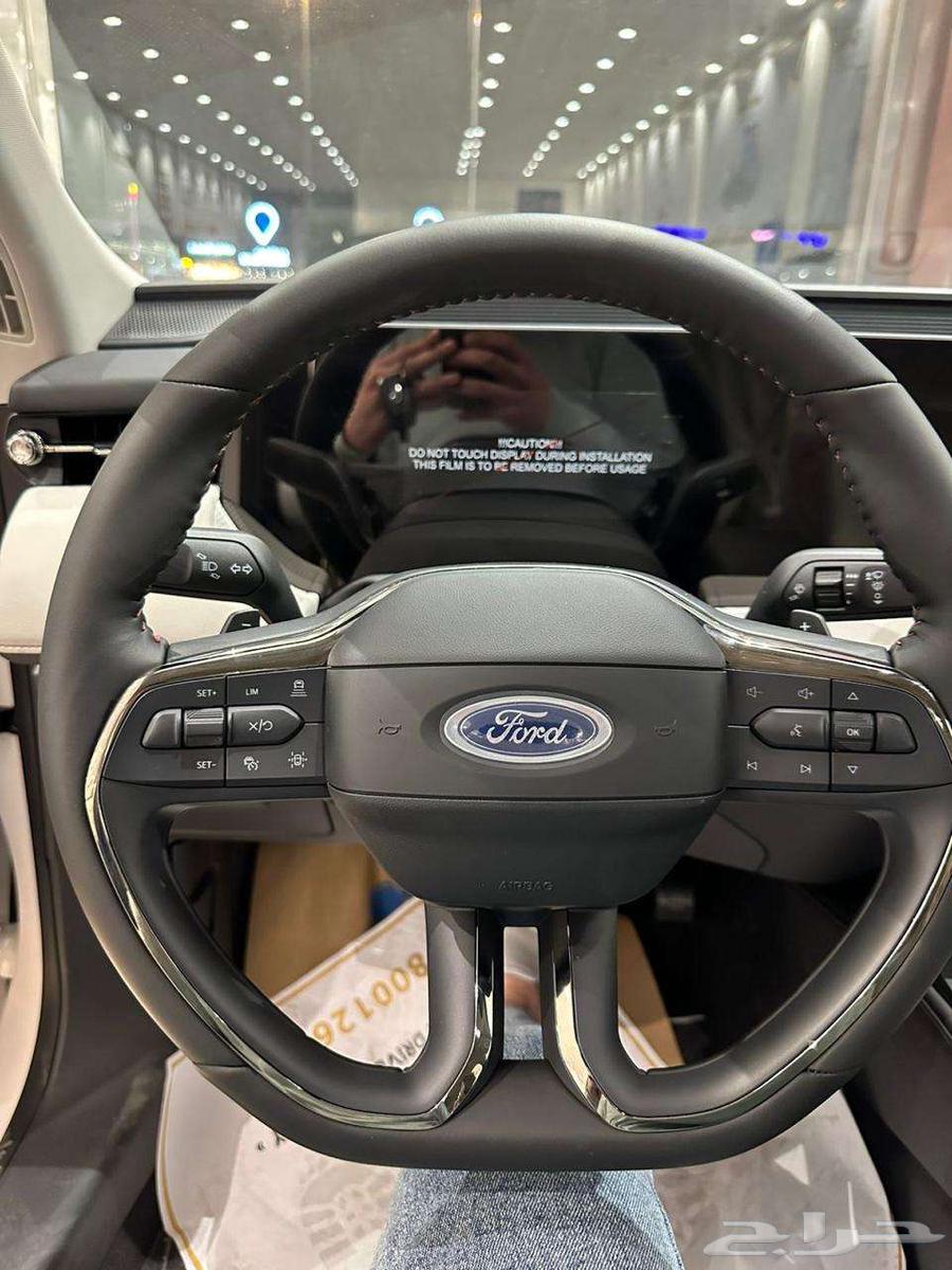 فور د توريس تيتانيوم وتريند 202564370741538947110