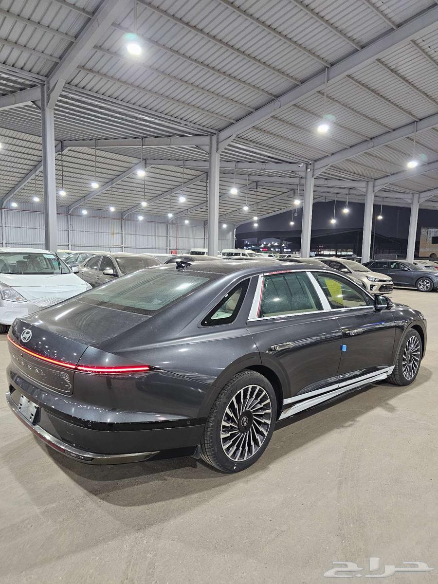 هيونداي أزيرا - 2024 - كالجرافي فل 164380536434178113