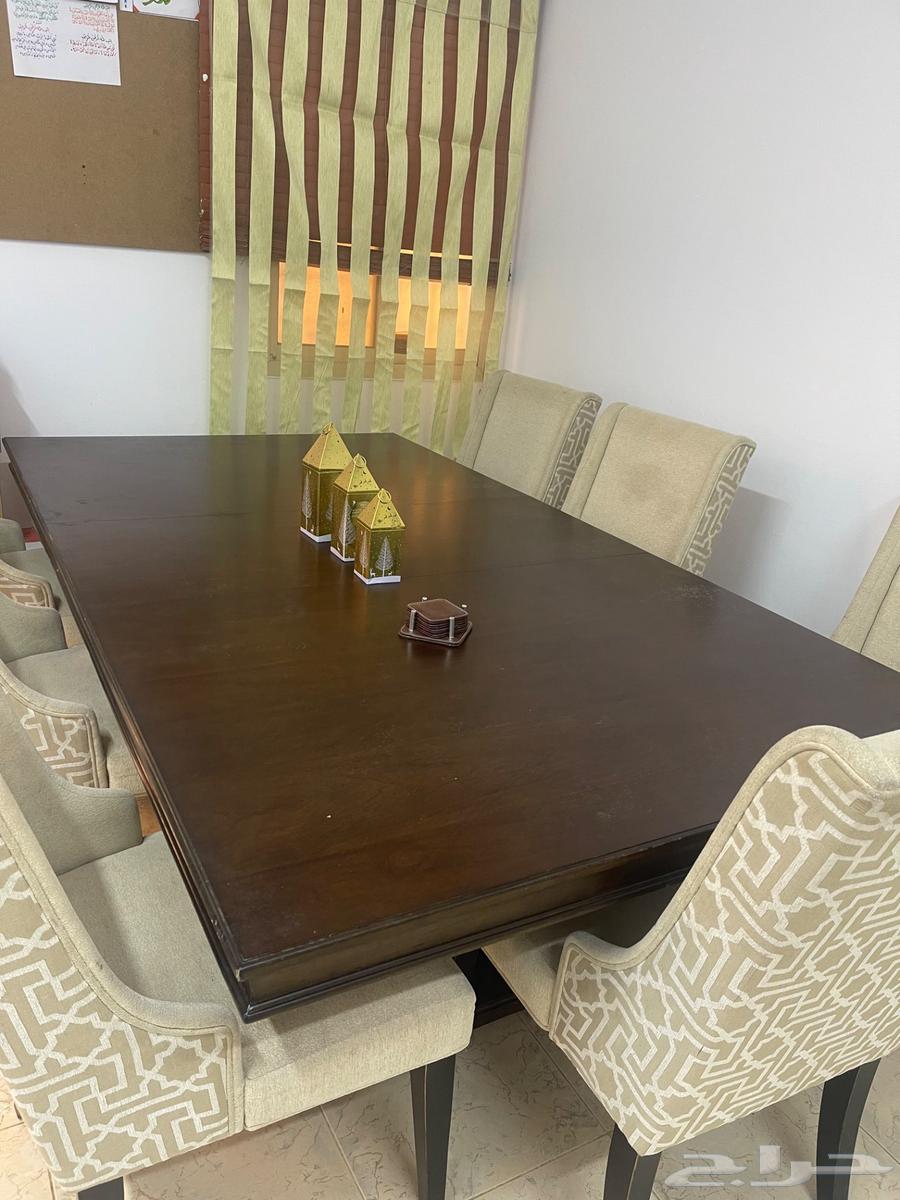 Wooden dining table64147341182466113