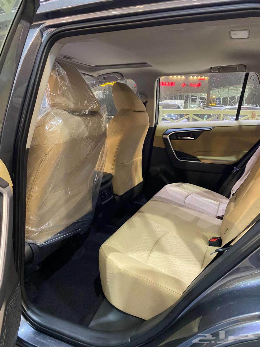 تويوتا راف فور فتحة XLE بنزين 202564361458855809113