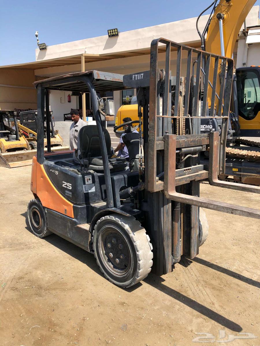 رافعه دوسان 2.5طن موديل 2010 معرض رواد المعدات64362257131651113