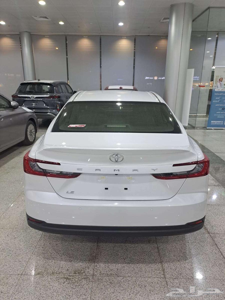 كامري LE بنزين فتحة لون أبيض 202564362438481666113