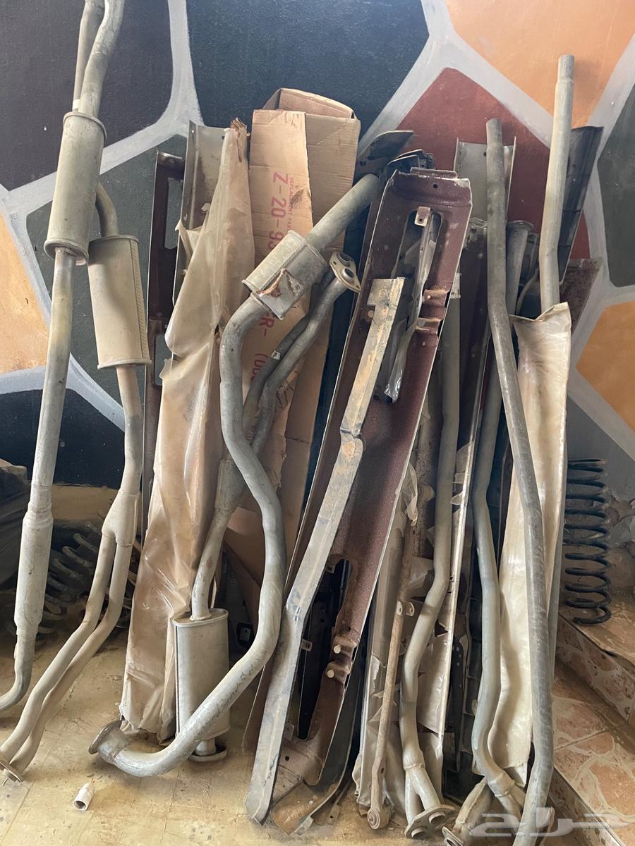 مستودع قطع غيار قديم64364439860482114