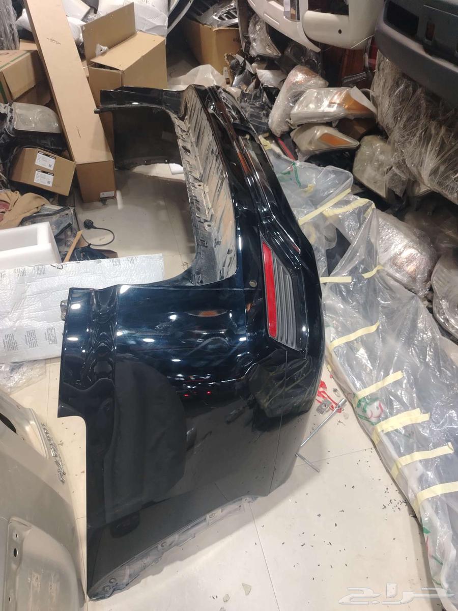 صدام خلفي لاندكروزر اسود وكاله 202464365732177667110