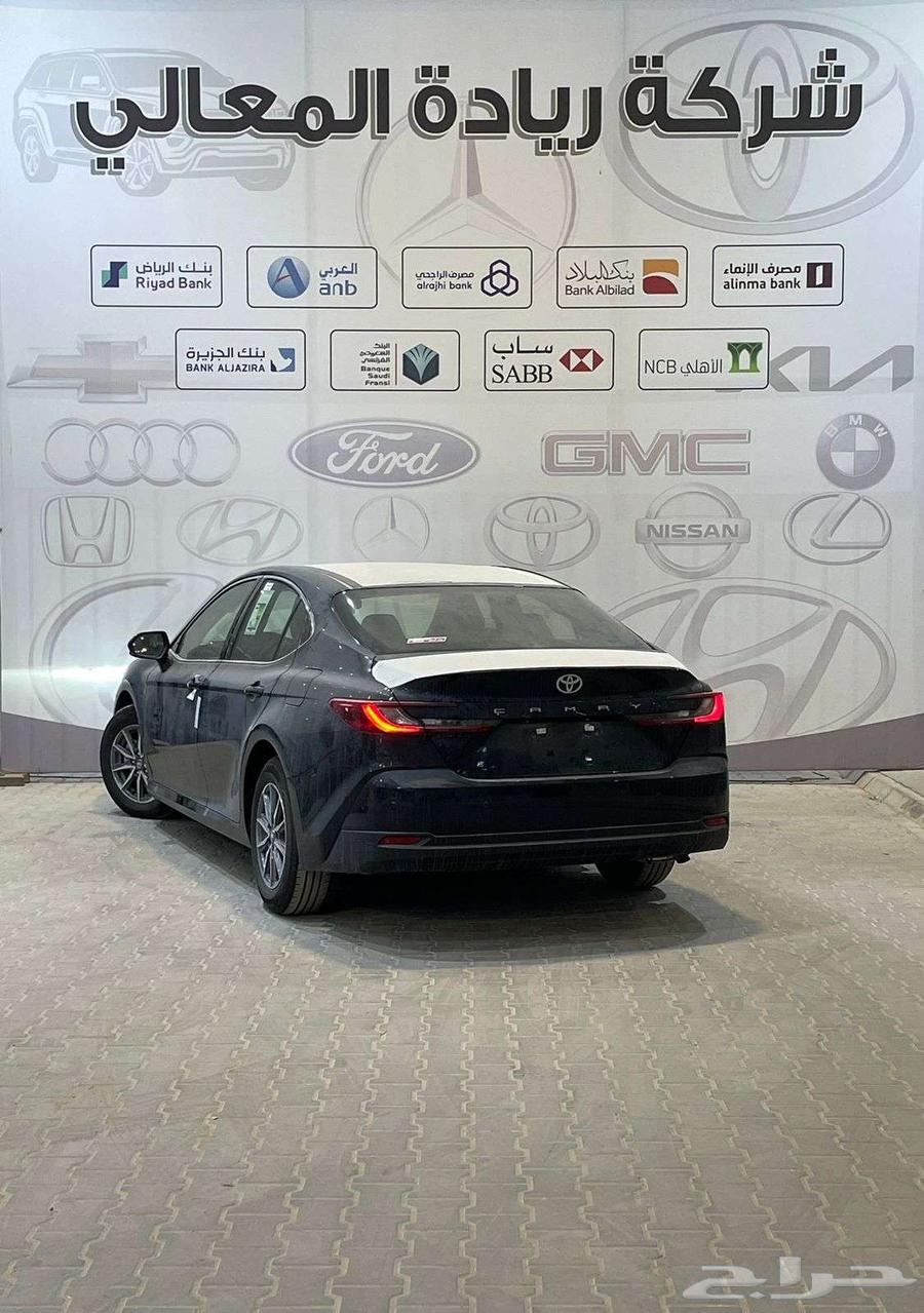 كامري E بنزين اسود 202564369585976066112