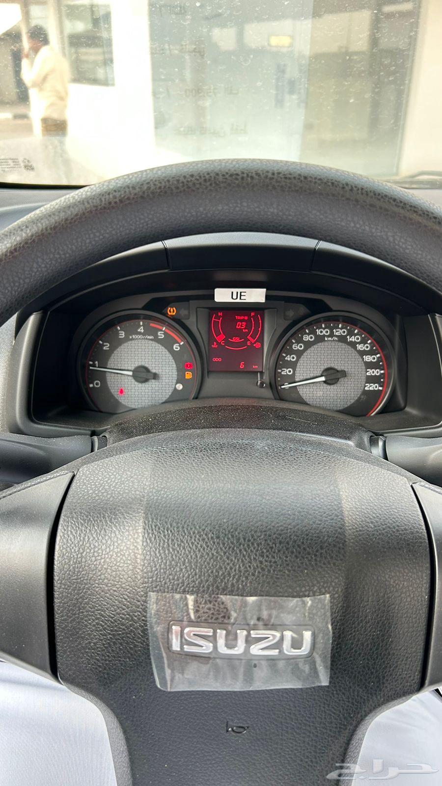 ايسوزو جوانب 2025 خليجي صدام أبيض بسعر 75.900 جاهز64370381255170114