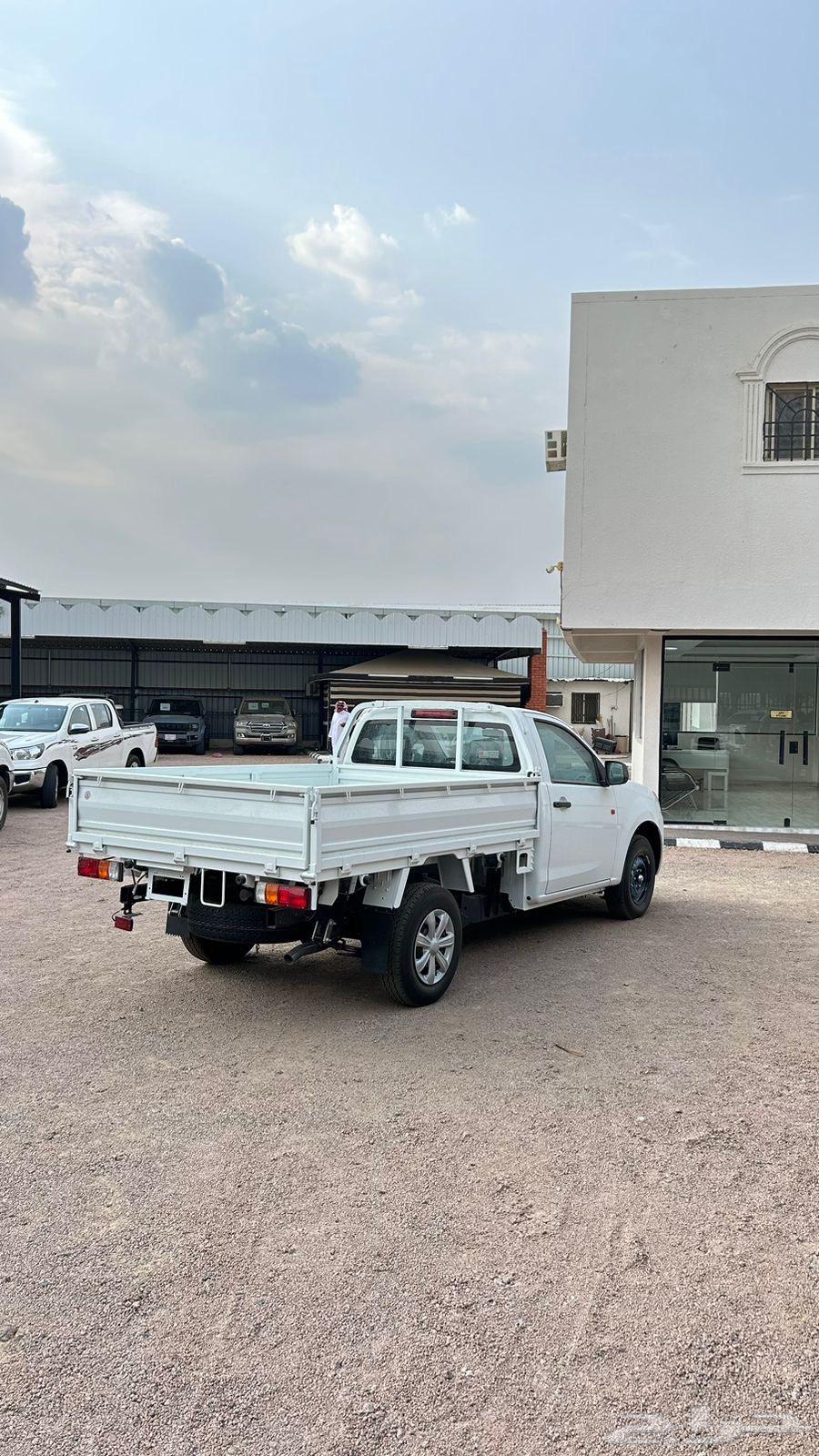 ايسوزو جوانب 2025 خليجي صدام أبيض بسعر 75.900 جاهز64370381255170112