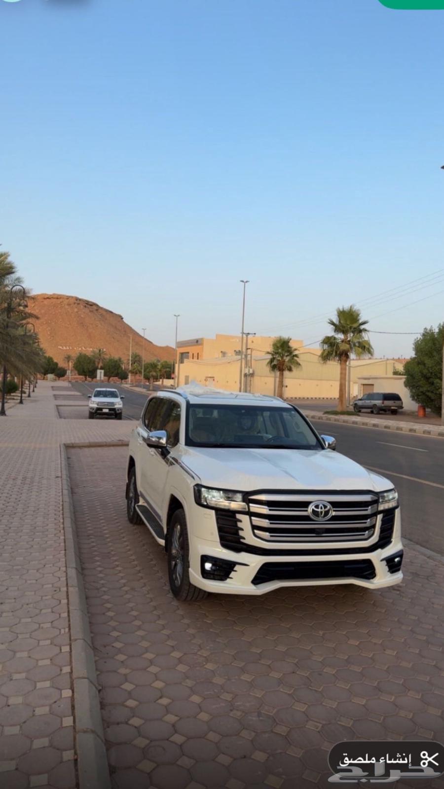 لاند كروزر 2022 ابيض ديزل64372667957635112