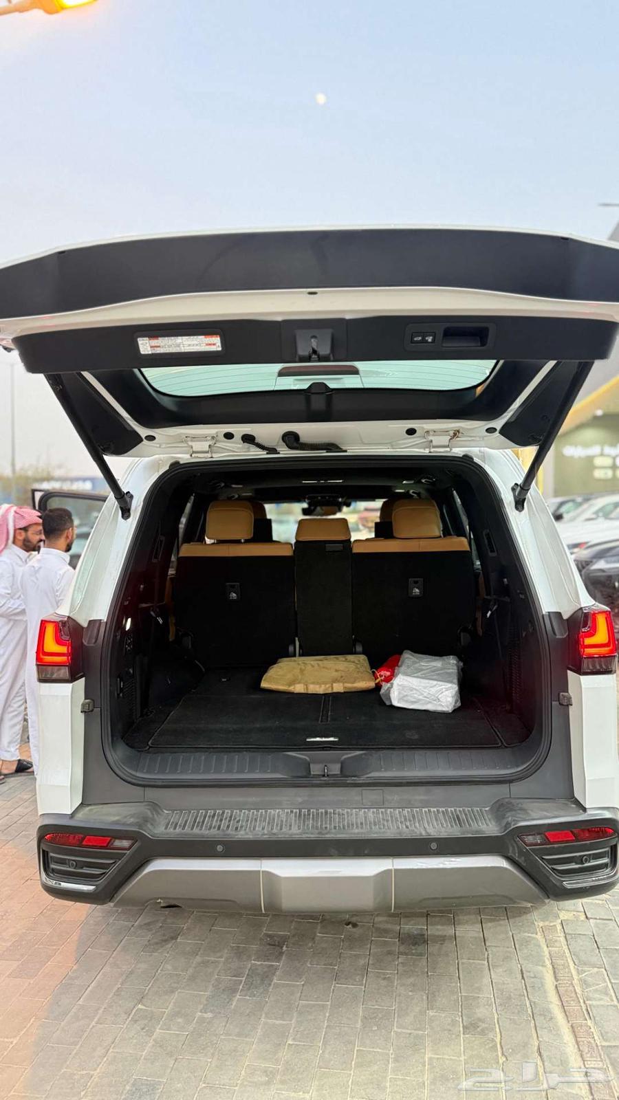 لكزس LX600 BB سعودي ابيض جملي 202464366497873539114