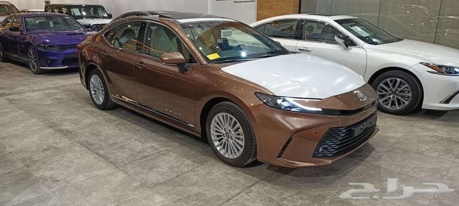 تويوتا كامري LE بنزين 202564361165621377111