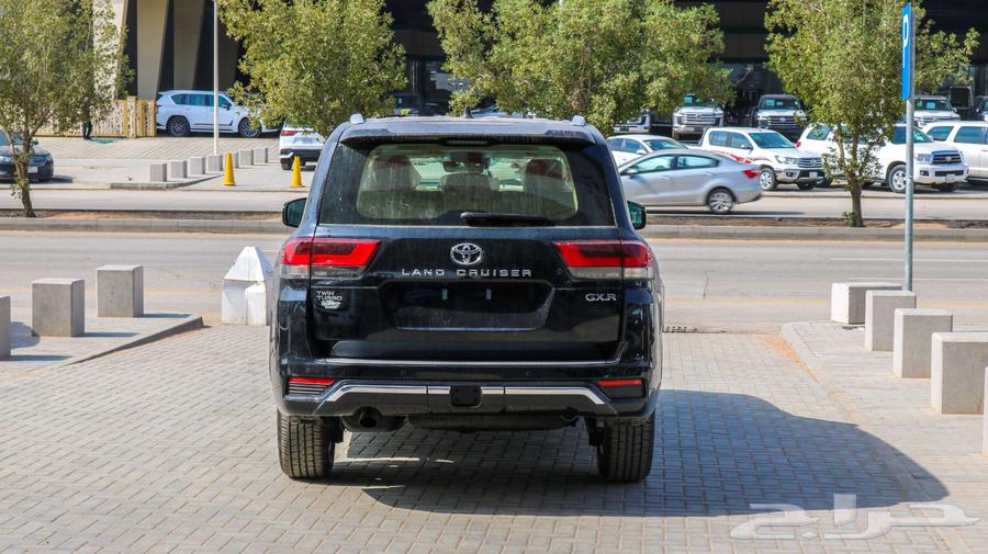 لاندكروزر جي اكس ار رقم 3 اسود بنزين 2025 اقل سعر كاش واقساط64366571268098114