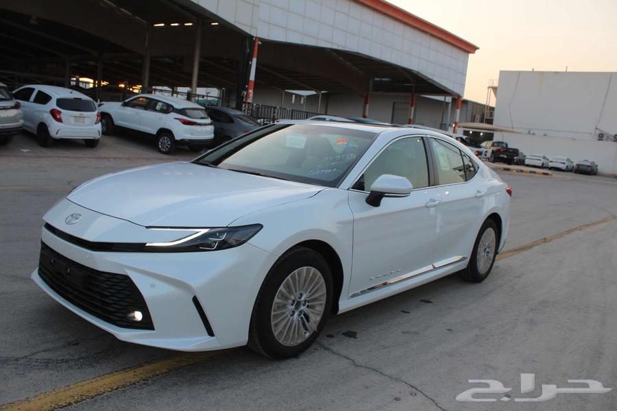 تويوتا كامري LE بنزين 202564361165572867112