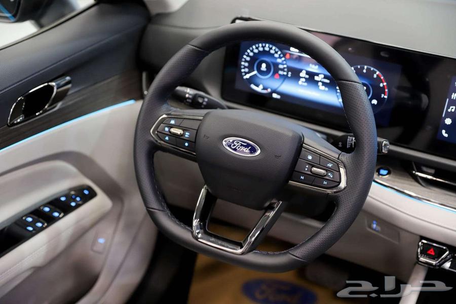 فورد تيريتورى تيتانيوم فل كامل موديل 202564362302626306113