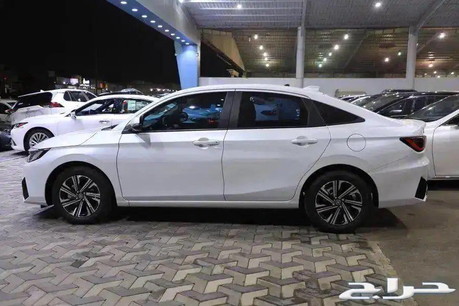 تويوتا يارس YX فل كامل بصمة شاشة اربعة سلندر موديل 202464365129500673113