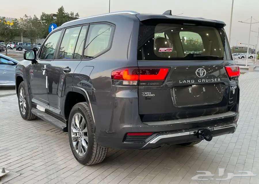 تويوتا لاندكروزر GXR3 بنزين 2025 اصفار64365938328449113