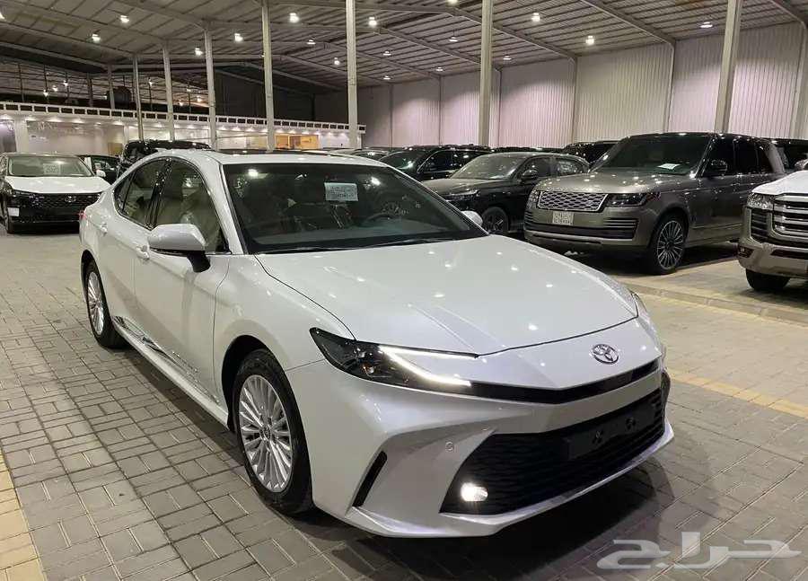 تويوتا كامري LE بنزين 2025 اصفار64362013590017111