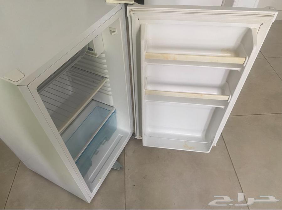 اثاث منزلي ثلاجة وفرن وطاولة ضيافه64370182231939110