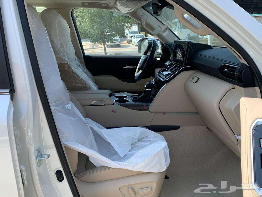 تويوتا لاندكروزر VX بنزين موديل 202464365776556545114