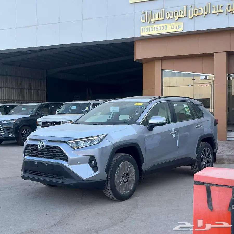 تويوتا راف فور بنزين XLE نص فل فتحه سقف 202564361770619395110