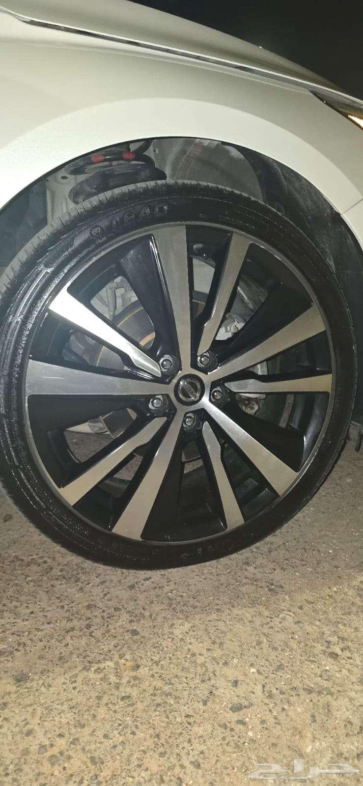 جنوط التيما مع كفرات فئة SR SL موديل 202064384661303043110