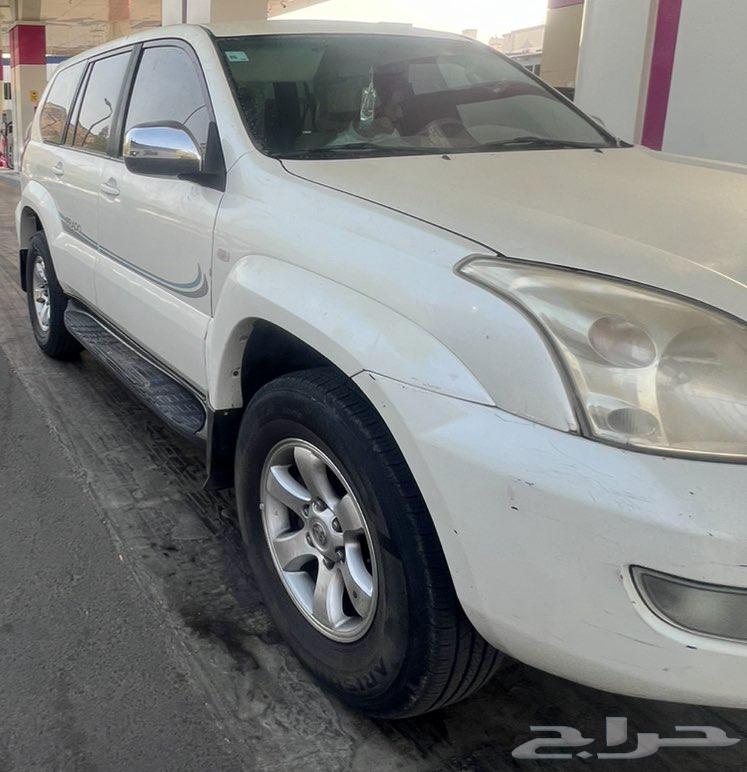 For sale or exchange, a six-cylinder VX Prado with a distinctive license plate64376006034435110