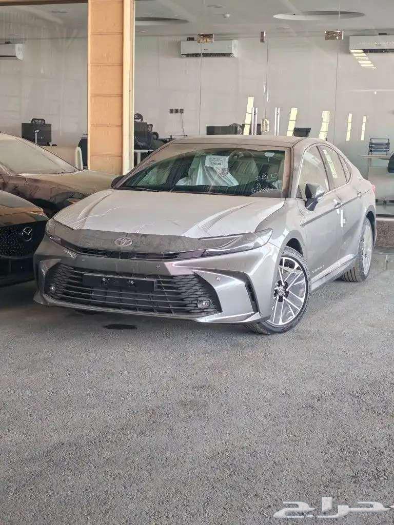 كامري LE هايبرد فتحة بانوراما 2025 متوفر لدى الحسن64374185775362111