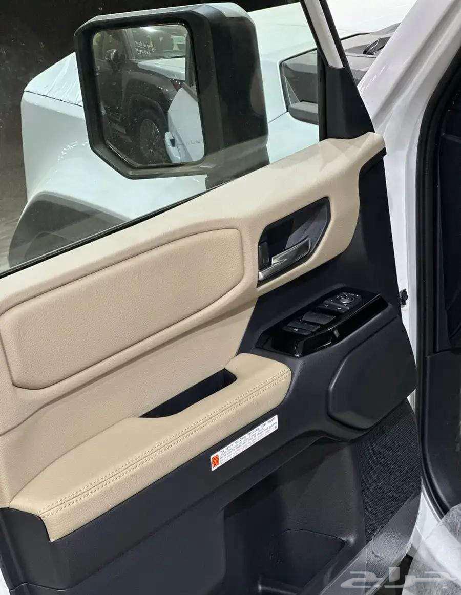 تتوفر فئات برادو 2025 اصفار لمبيعات البنوك بأقل ربح 0.3564382376410371110