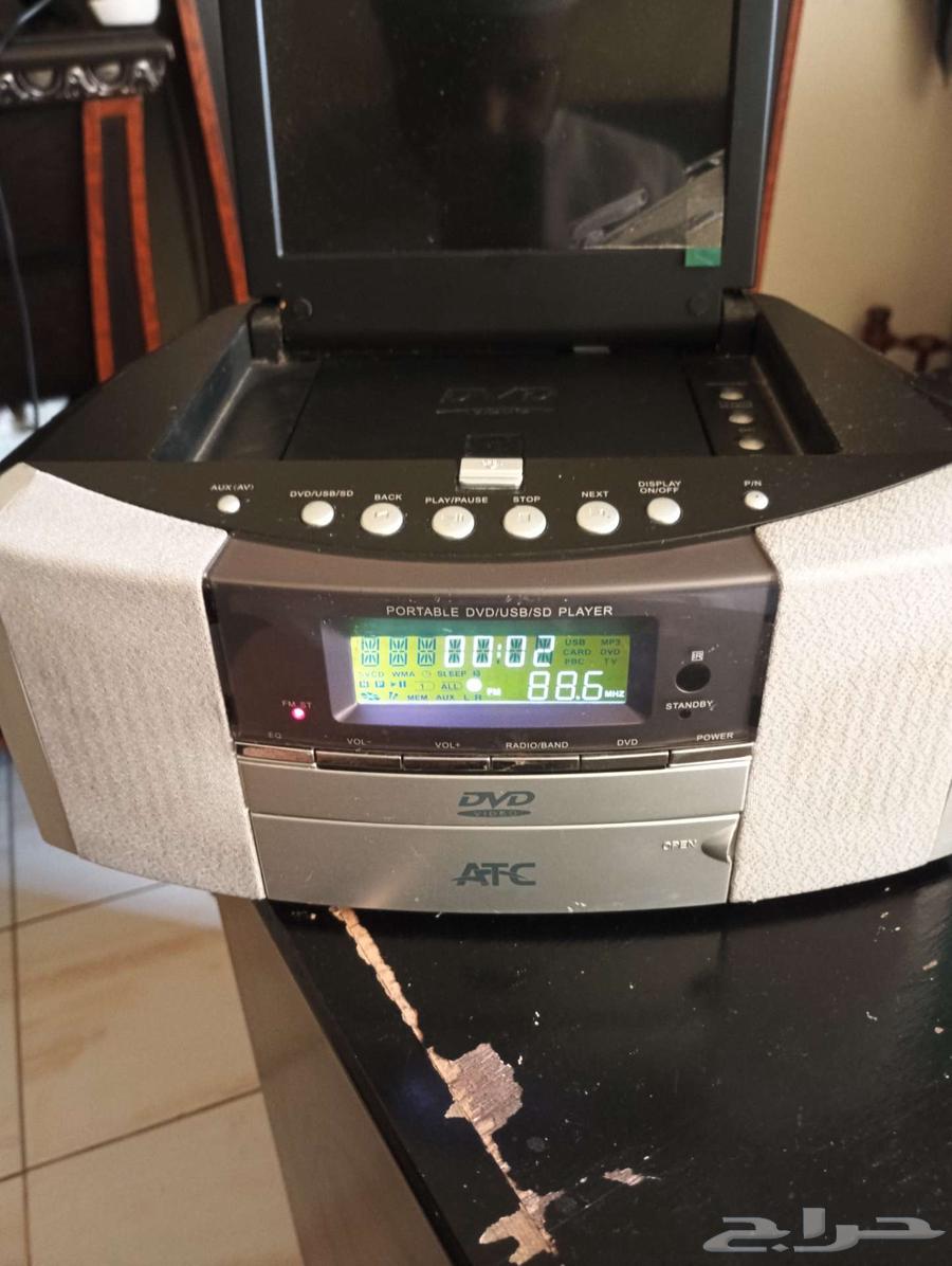 For vintage enthusiasts, DVD and TV DVD with screen in excellent working condition64164223964419113