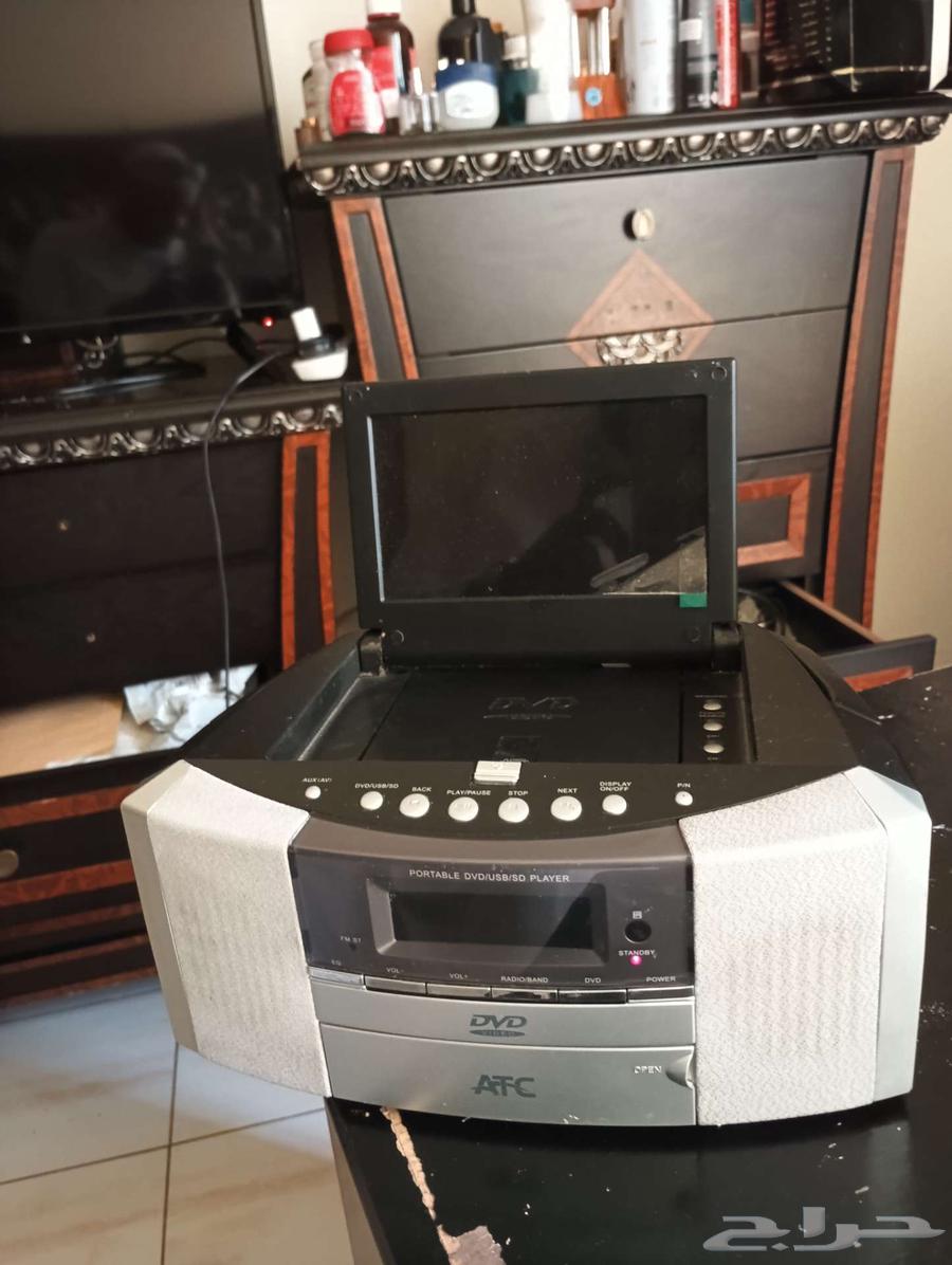 For vintage enthusiasts, DVD and TV DVD with screen in excellent working condition64164223964419112