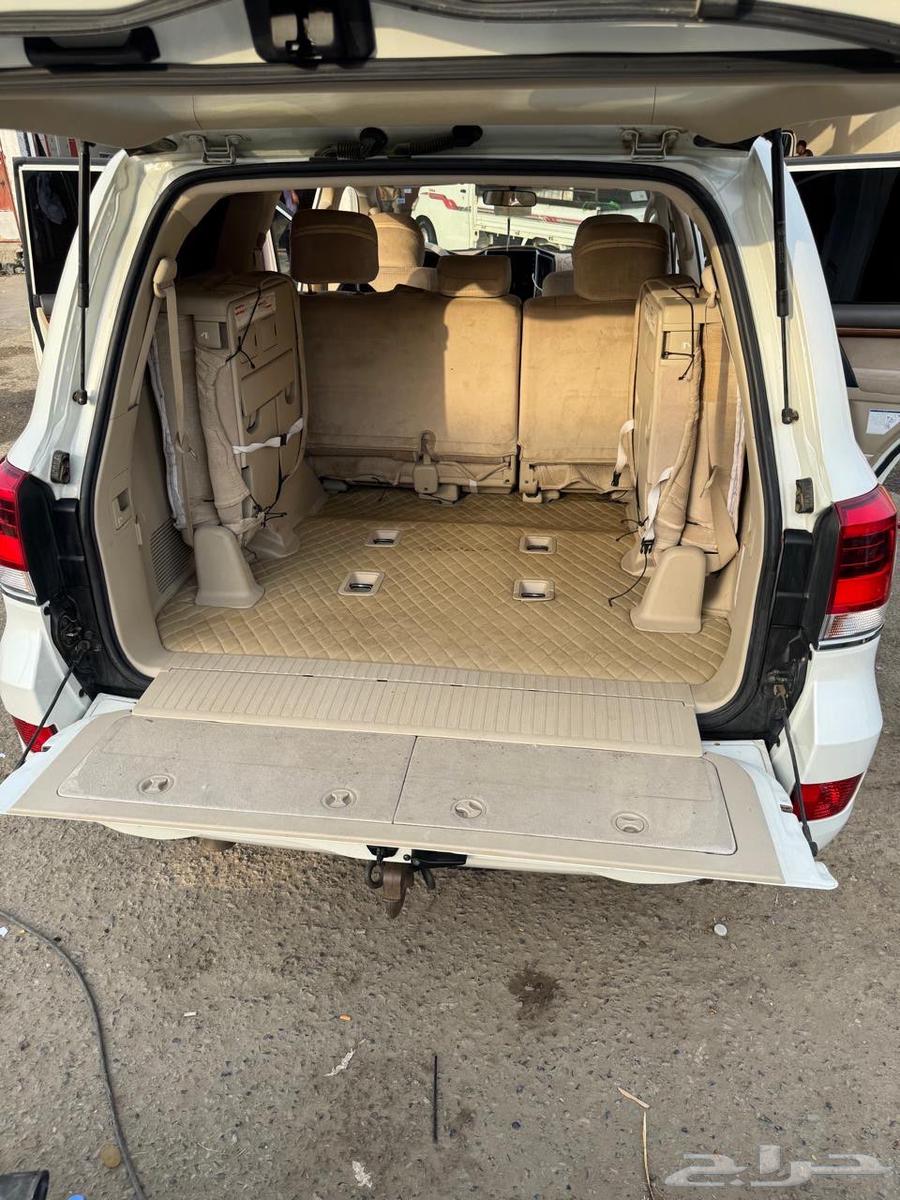 صالون جي اكس آر 2018 للبيع64373595447554112