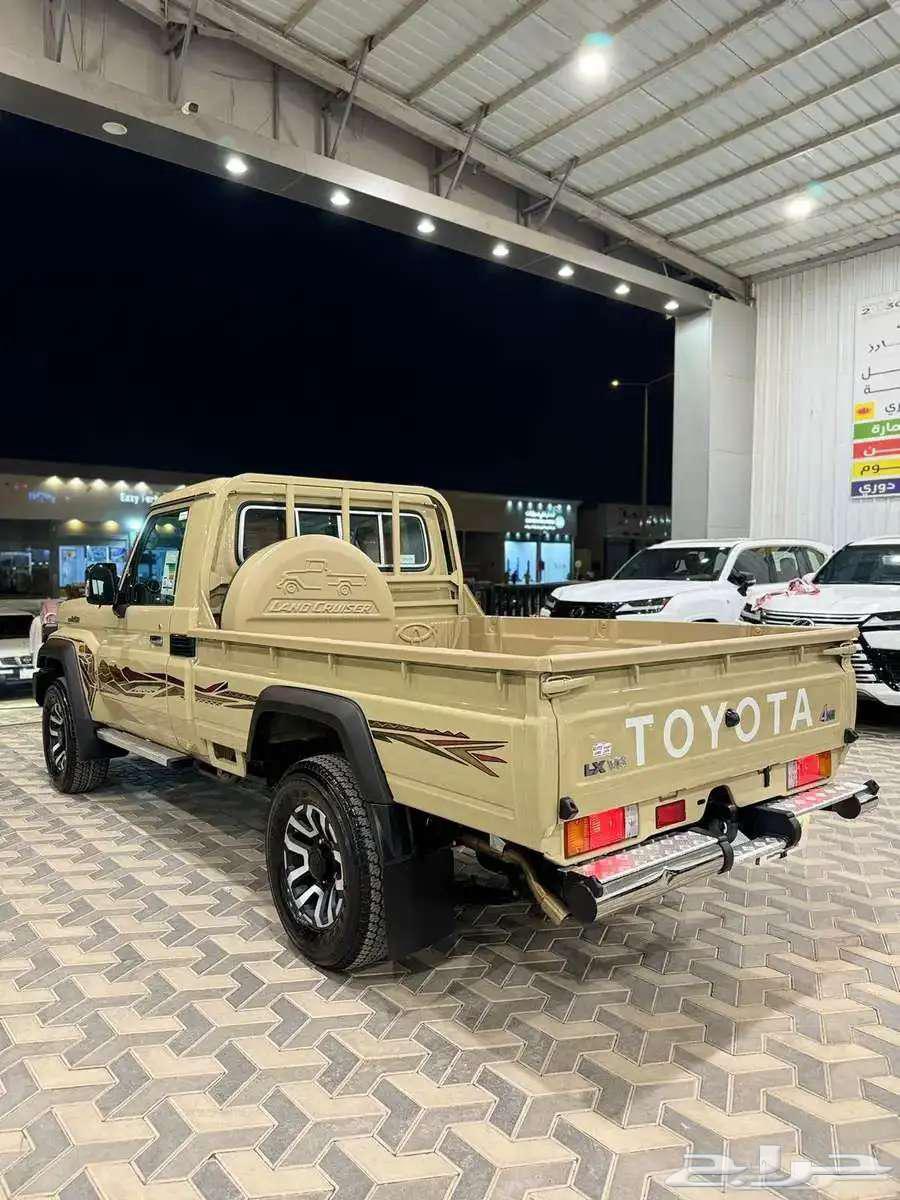 تويوتا شاص 2025 رفرف شبه الجديد ( تم البيع )64374802950658114