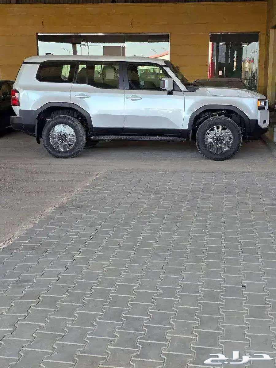 تويوتا برادو TXL1 بنزين 2025 متوفر لدى الحسن64381809292418113