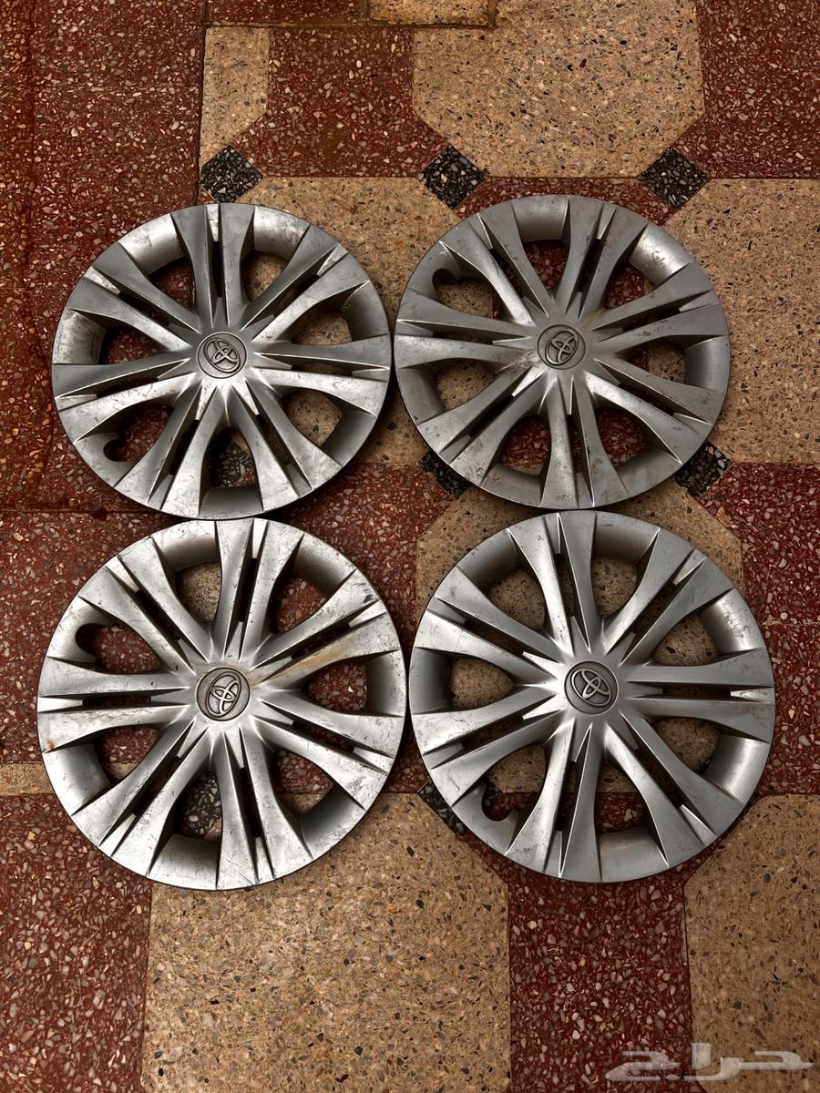 Original 2018 Camry hubcaps64384744992385110