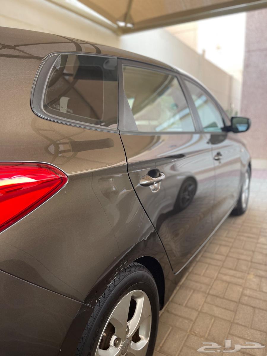 للبيع كيا كارنس واجن64384910657026113