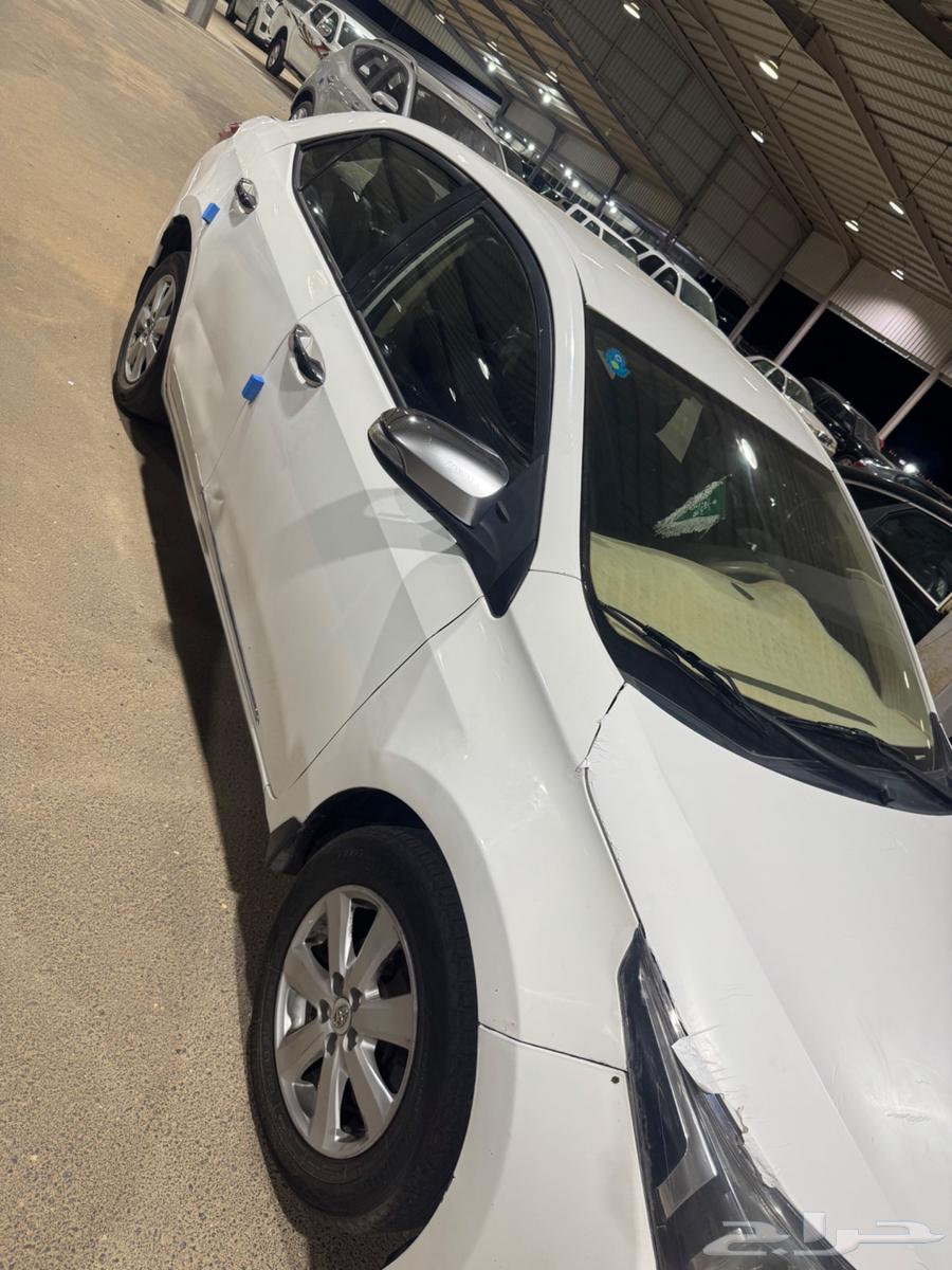 Toyota Corolla 2015 model, well-maintained, mileage 430, contact via WhatsApp64385886953729114