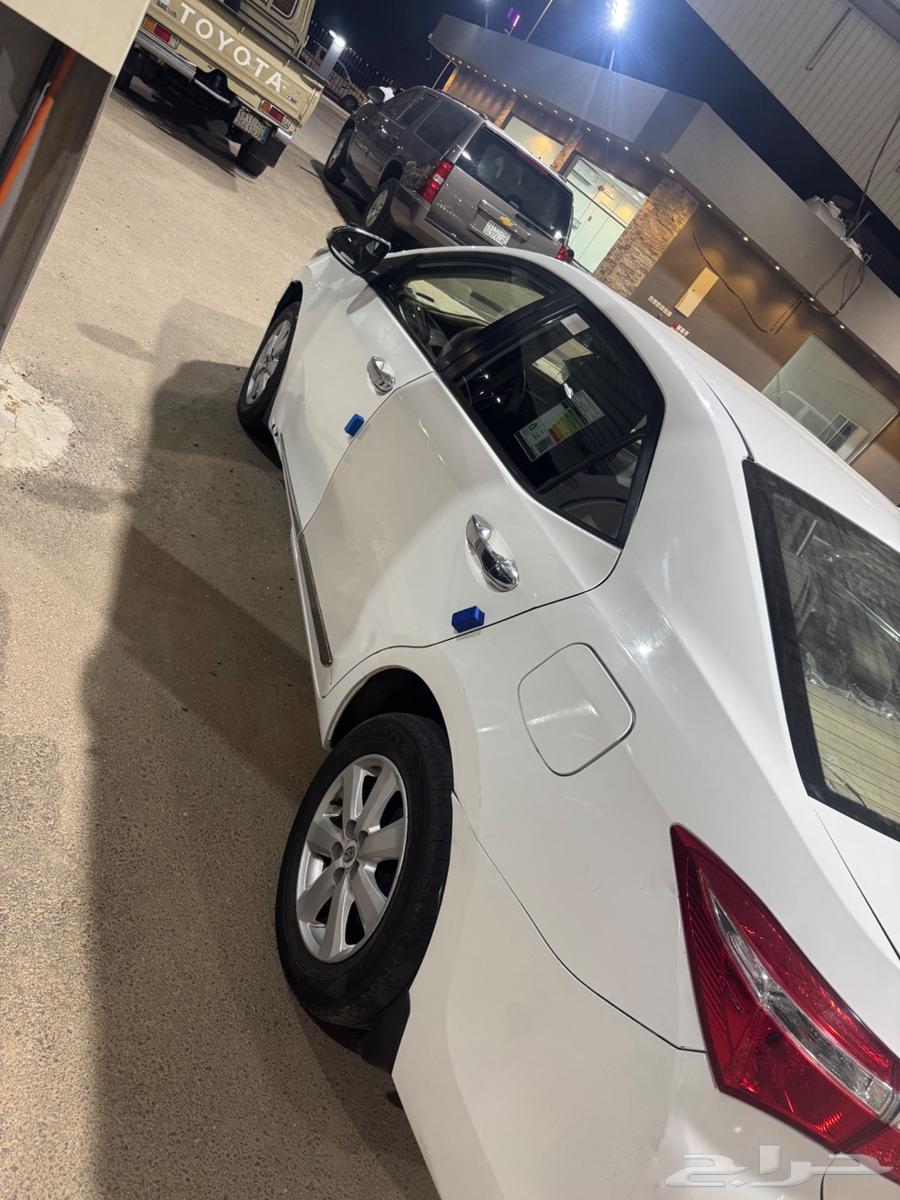 Toyota Corolla 2015 model, well-maintained, mileage 430, contact via WhatsApp64385886953729113