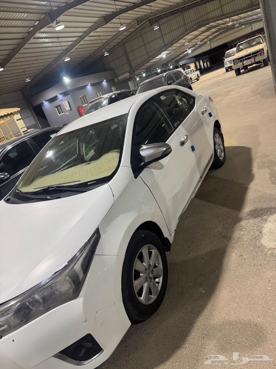 Toyota Corolla 2015 model, well-maintained, mileage 430, contact via WhatsApp64385886953729111