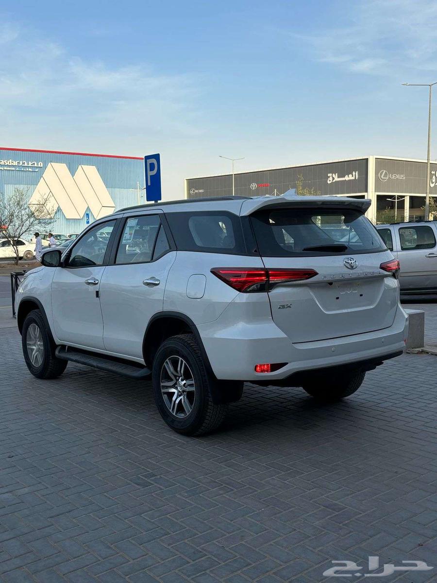 تويوتا فورتشنر GX2 دبل موديل 2025 بنزين 2.7 سعودي64376289347201113