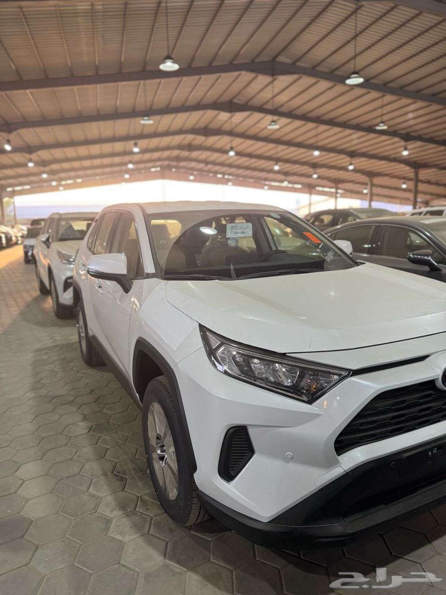تويوتا راف فور بنزين le دفع رباعى موديل 202564379224825474111