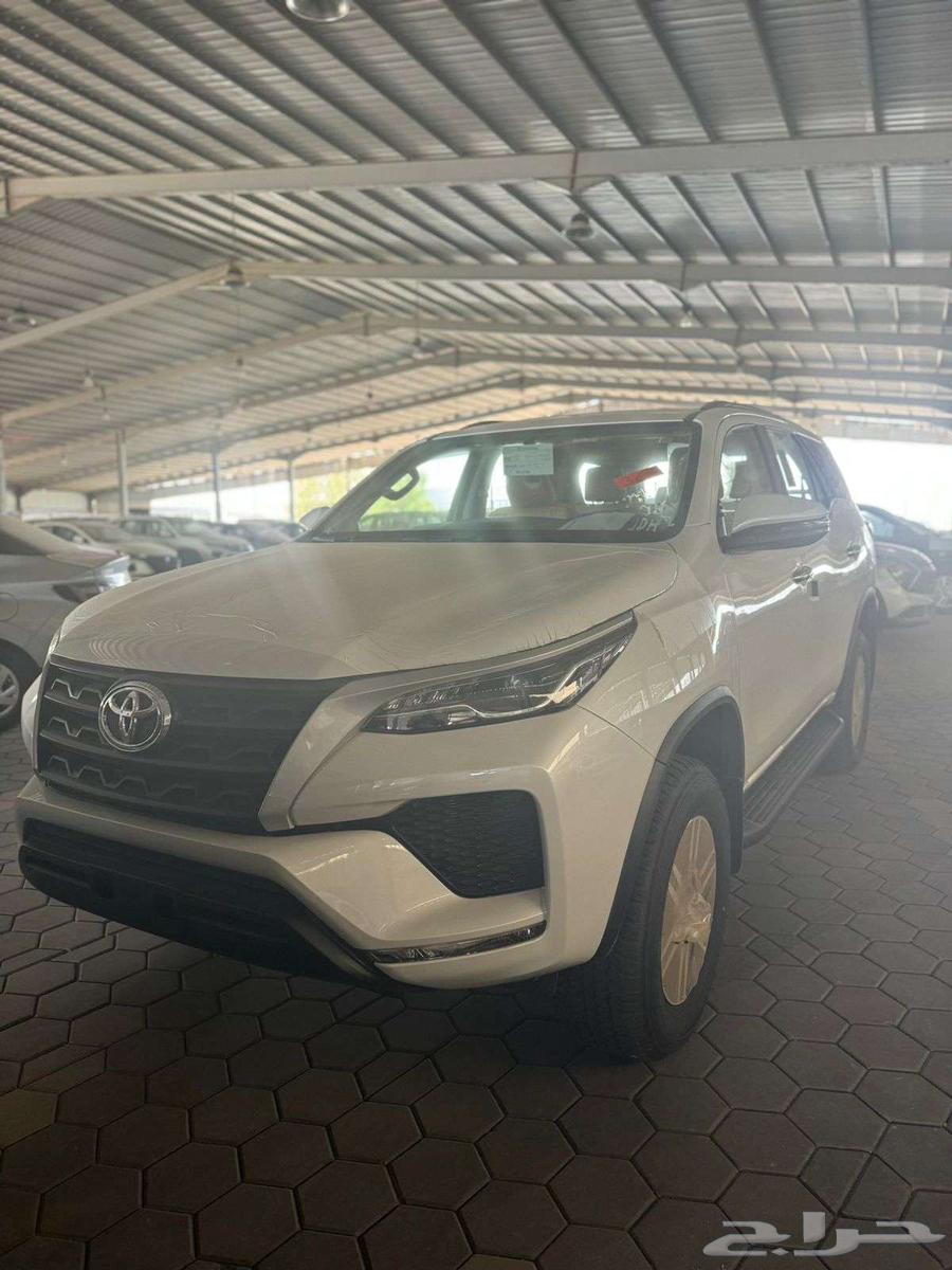 تويوتا فورتشنير بنزين 4 4 موديل 202564379239064706114