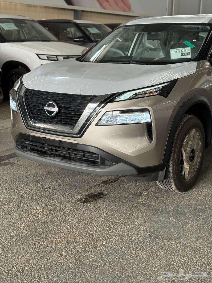 نيسان اكس تريل موديل 2025 - 5 مقاعد دبل لون دهبي كاش وقسط64379941679362111