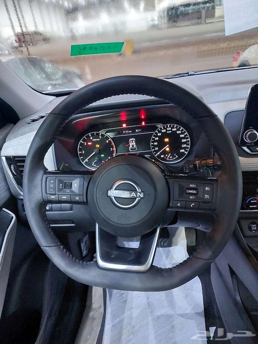 نيسان اكس تريل SV نص فل دبل 7 مقاعد 202564381975964802111
