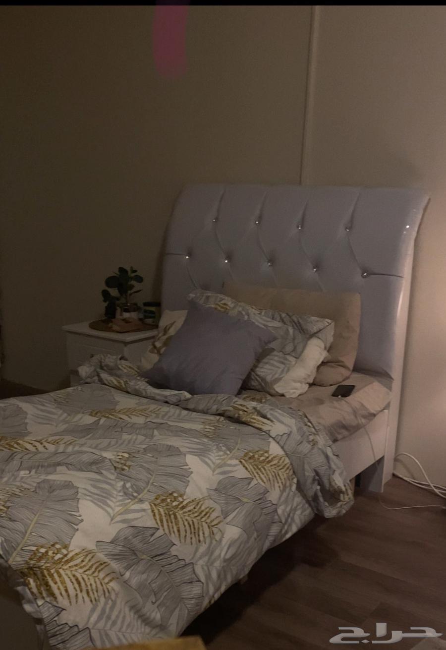 سرير نفر و نص64174908328834110