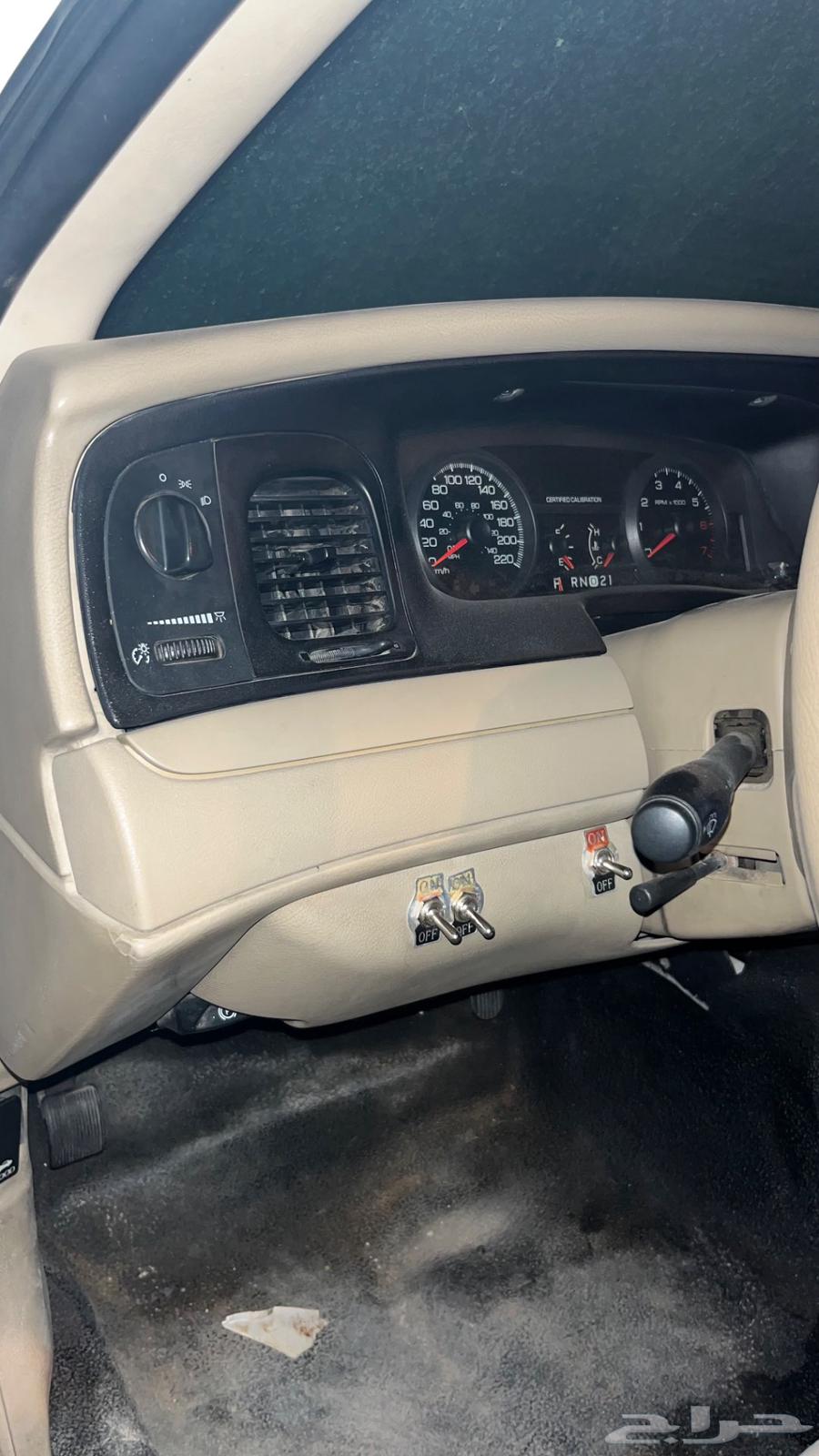 مسطره فورد بوليسي64373551169667110