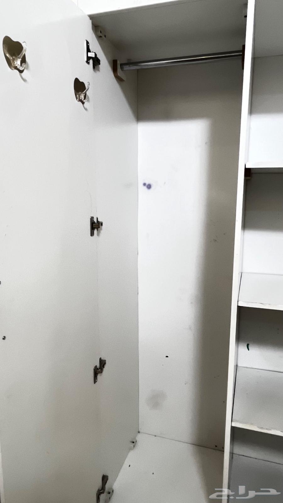 دولاب خشبي للبيع64175884910466112