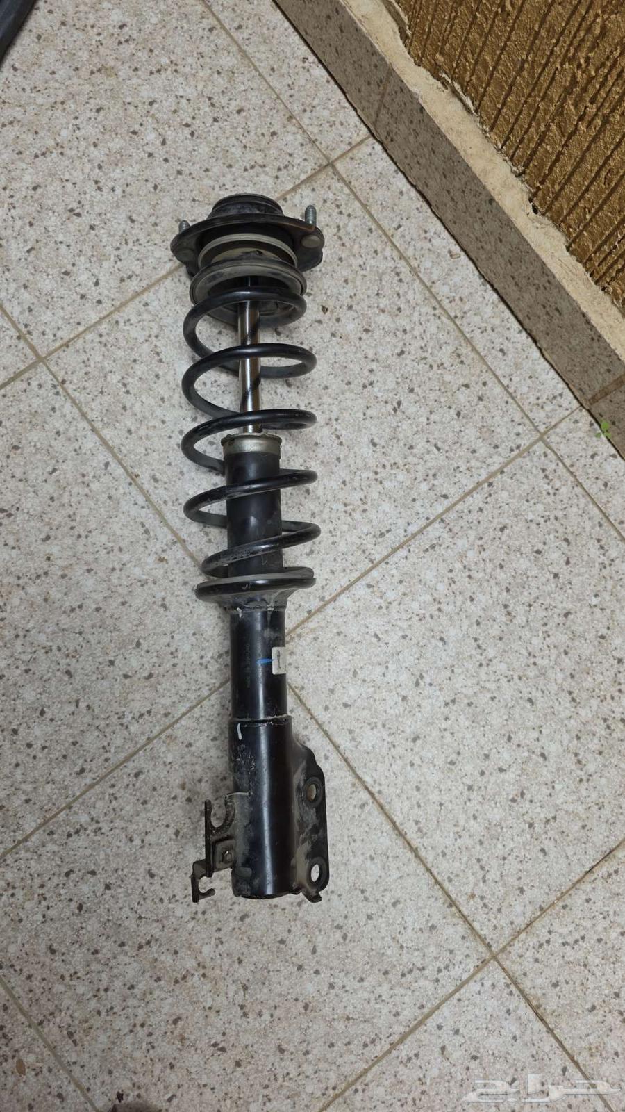 Atraj Car Spare Parts, Rear Left Window and Triangle with Front Assistant64378295647746111