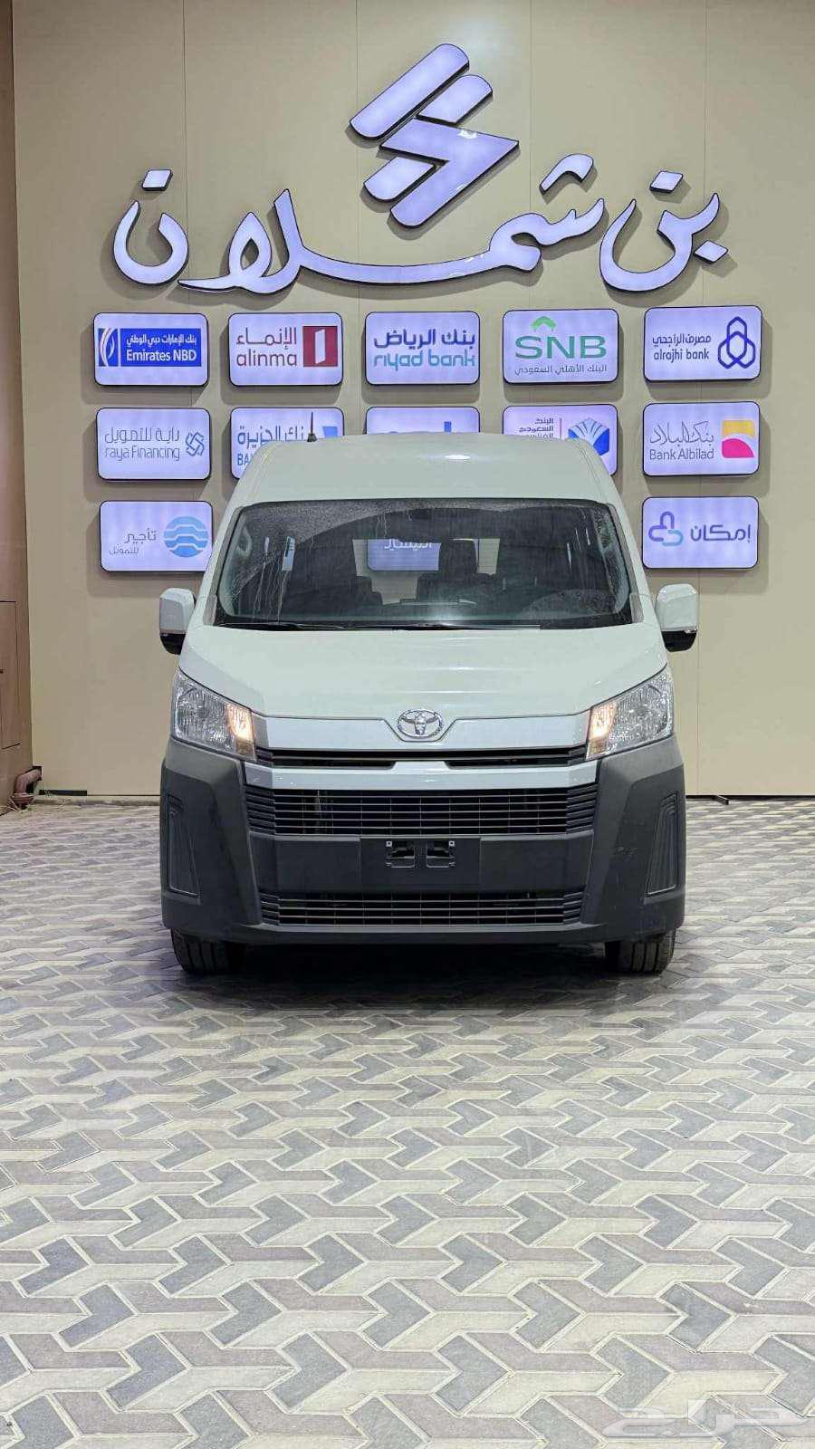 تويوتا باص 13 راكب سقف عالي 2025 اوتوماتيك ديزل64382624635778112