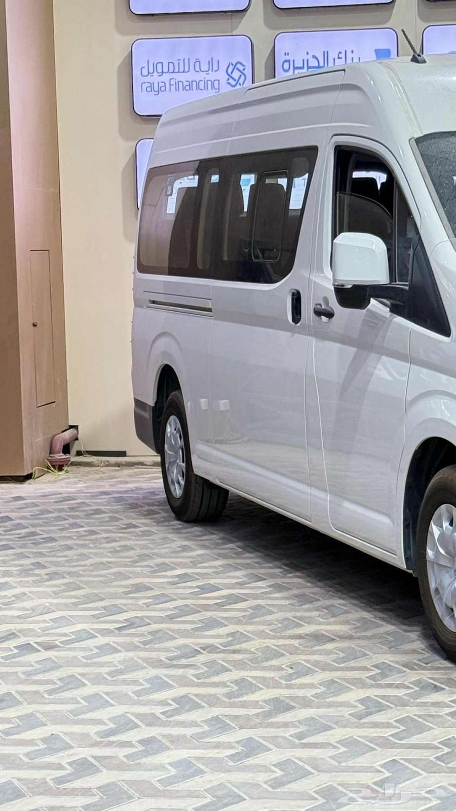 تويوتا باص 13 راكب سقف عالي 2025 اوتوماتيك ديزل64382624635778113